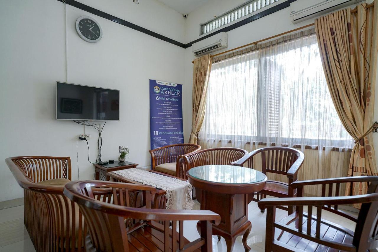 Reddoorz @ Avros Guest House Medan Exteriér fotografie