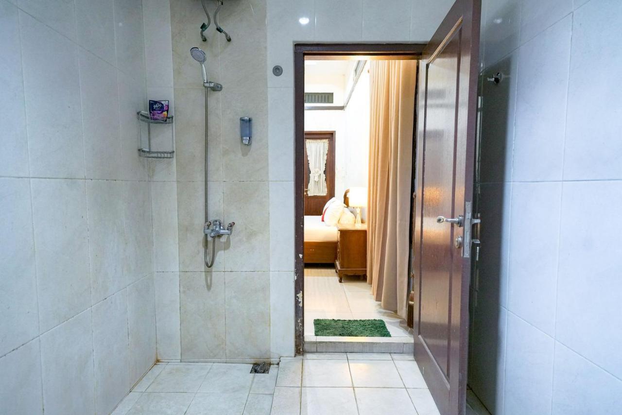 Reddoorz @ Avros Guest House Medan Exteriér fotografie