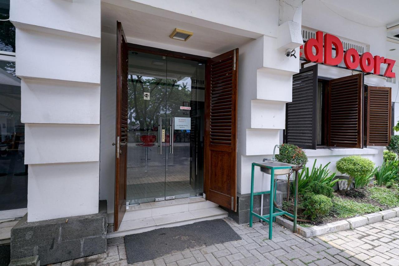 Reddoorz @ Avros Guest House Medan Exteriér fotografie