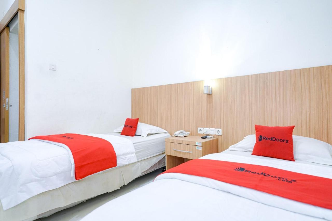 Reddoorz @ Avros Guest House Medan Exteriér fotografie